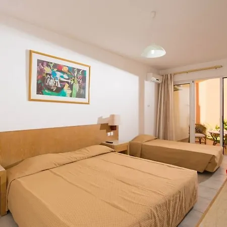 Village Hotel Rétino