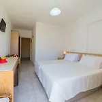 Village Otel Resmo
