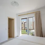 Village Otel Resmo