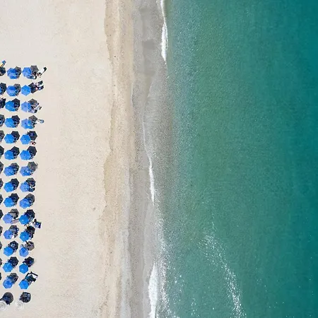 Ξενοδοχείο Village 3*