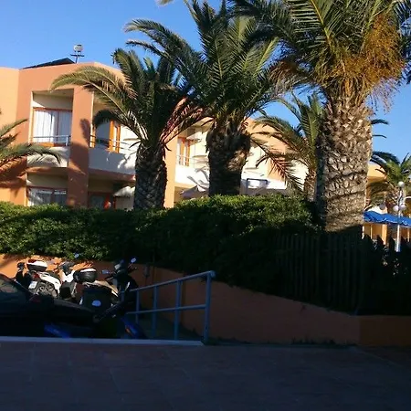 Village Ξενοδοχείο