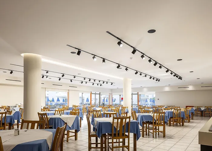 מלון Village העיירה רתימנו